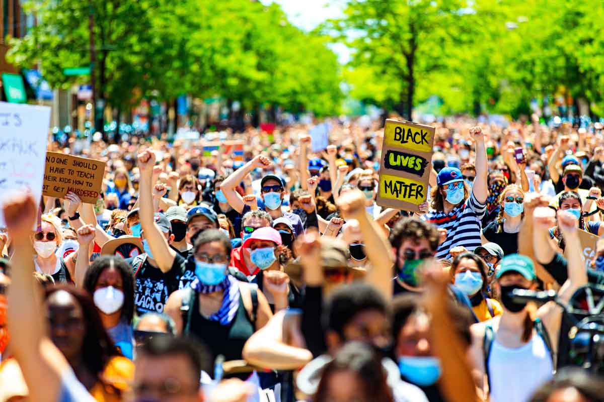 A large crowd at a Chicago demonstration on June 6, 2020.